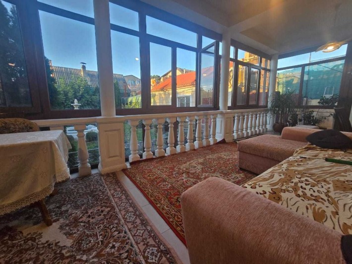 Продам 2-хэтажный дом с ремонтом на Ленпоселке - фото 1