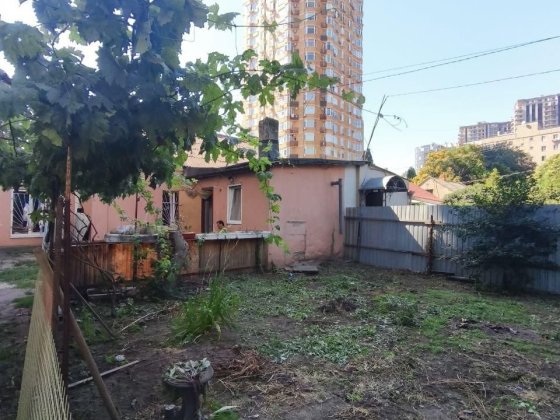 Продам будинок на ділянці 5,8 сотки. Район 5-ї станції Великого Фонтану. (228-820) Одеса