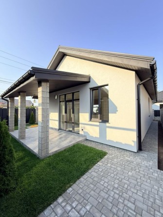 Новий будинок D з газом біля моря на асфальтованій вулиці— готов для вашого дизайну/ держпрограми - фото 1