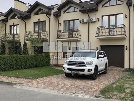 Оренда будинку Козин | КМ Montana Village | вихід до озера | перегляди з 15 вересня Козин