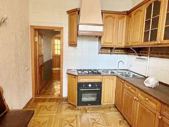 Продаж 3к квартири 75кв.м в царському будинку, вул.Гончара Олеся 90/92 . Центр. Киев