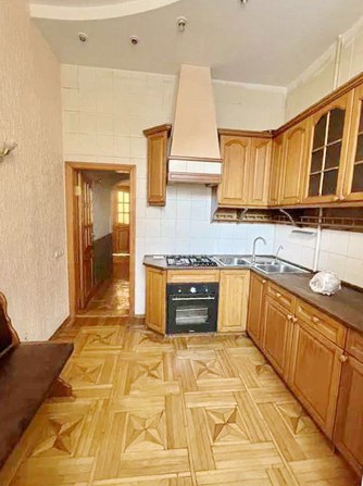 Продаж 3к квартири 75кв.м в царському будинку, вул.Гончара Олеся 90/92 . Центр. - фото 1