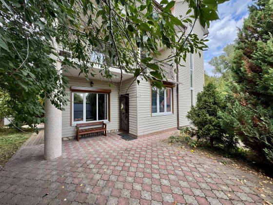 Оренда будинку 200 м² у Березані, 20 соток, сауна, басейн, автономність. Без комісії. Березань