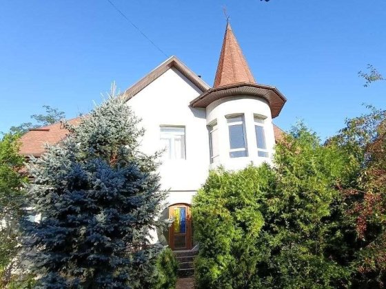 Оренда затишного будинку в с. Рославичі для сім'ї або однієї людини, камін, інвертор Рославичі