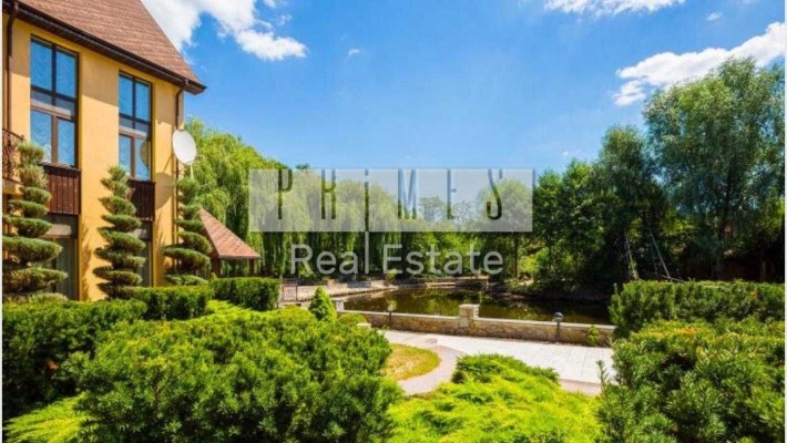 Оренда будинку в с. Романків. 450 кв.м. з приватним озером. Ділянка площею 1 гектар - фото 1