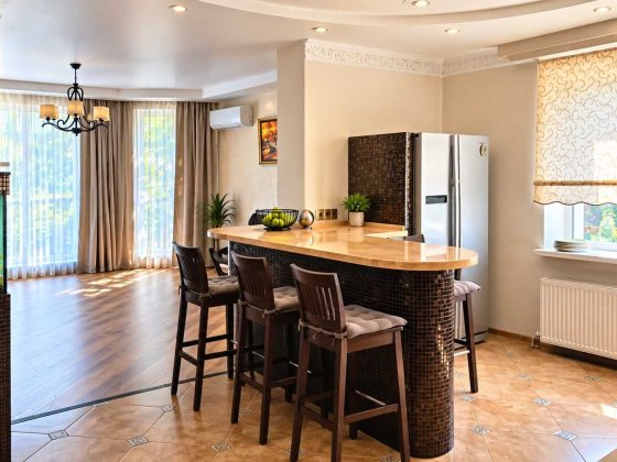 Оренда будинку на Осокорках | 228 м² | камін, власна територія, 5 км до метро Киев