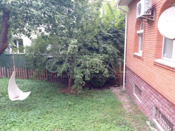 Оренда будинку біля метро Голосіївська 300 м² ,5  кімнат, ГАЗ, укриття , камин, можна під офіс світл Киев