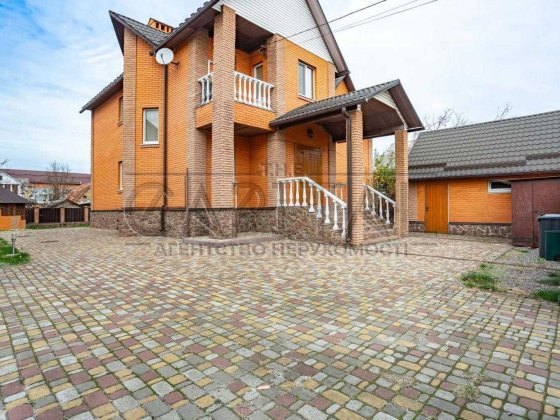 Оренда автономного  будинку 328 м² біля метро Святошино  10 соток Газ   Генератор Київ