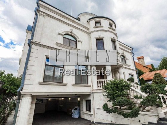 Оренда елітного будинку у серці Звіринця Київ