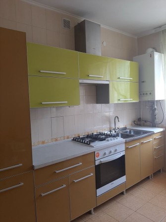 Оренда   трикімнатного будинку (1 поверх), м.Вінниця, вул.Параджанова - фото 1