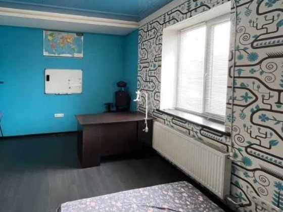 Здається 2-х поверховий будинкок 3 кімнати площею 110 кв.м. в Ленінському районі. Все є для життя. В Вінниця