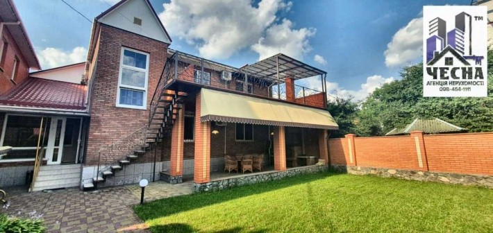 Оренда. Великий будинок у самому центрі міста. 5 кімнат, 230 квадратів. Біля берегу Південного Бугу - фото 1