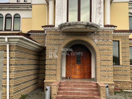 Оренда Автономний комплекс Київ вул. Риболовецька 714,94 м² 3 поверхи Баня Басейн Озеро 20 паркомісц Киев