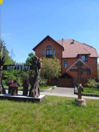 Оренда готельного комплексу в Дарницькому районі ,м. Бортничі вул. Лісна, 2 - фото 1