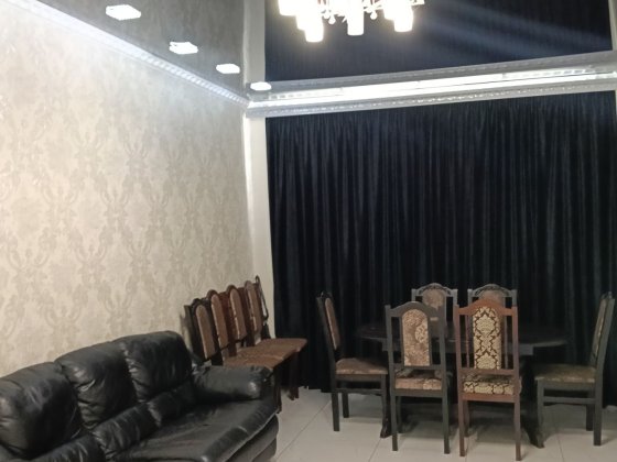 Здається великий будинок Кропивницький