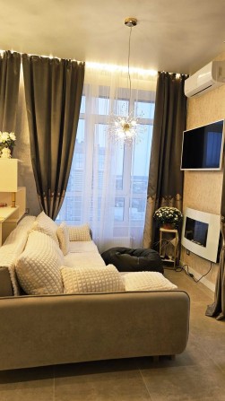 Здам видову квартиру з дизайнерським ремонтом та  терасою - фото 1