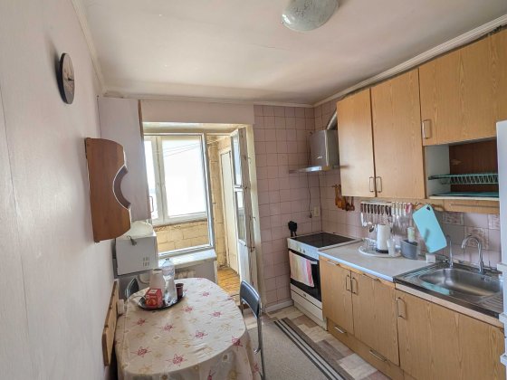 Здам,2р Політехнічний інститут, вул.О.Тихого 23, 11000 грн Киев