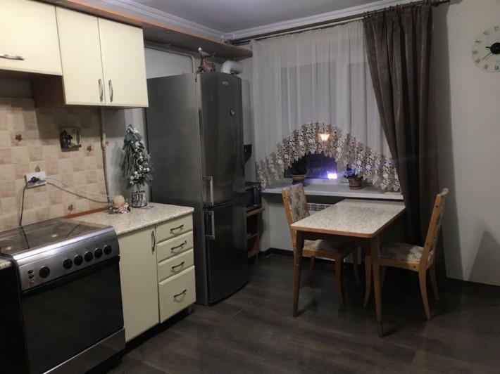 Довгострокова оренда 4-кімнатної квартири в самому центрі міста! - фото 1