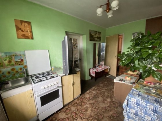 Оренда для одного хлопця, неподалік залізничного вокзалу