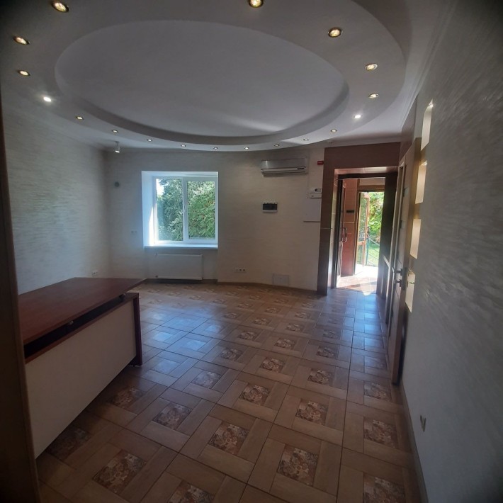 3-х кімнатна квартира 80 м.кв  на 1 -му поверсі перше поселення - фото 1