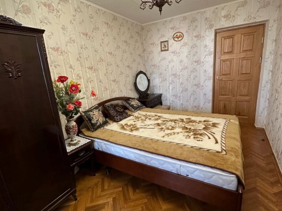 Оболонь, В. Івасюка 11, квартира  з газом.