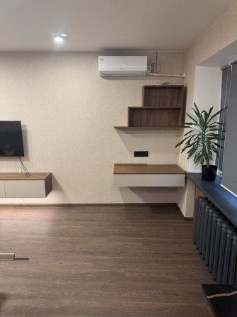Оренда довгострокова. Квартира гостинка, з ремонтом біля метро. Академмістечко. - фото 1