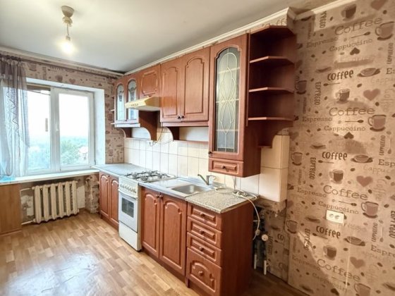 Здається 3 кімнатна квартира в Дзержинському районі . Кривой Рог