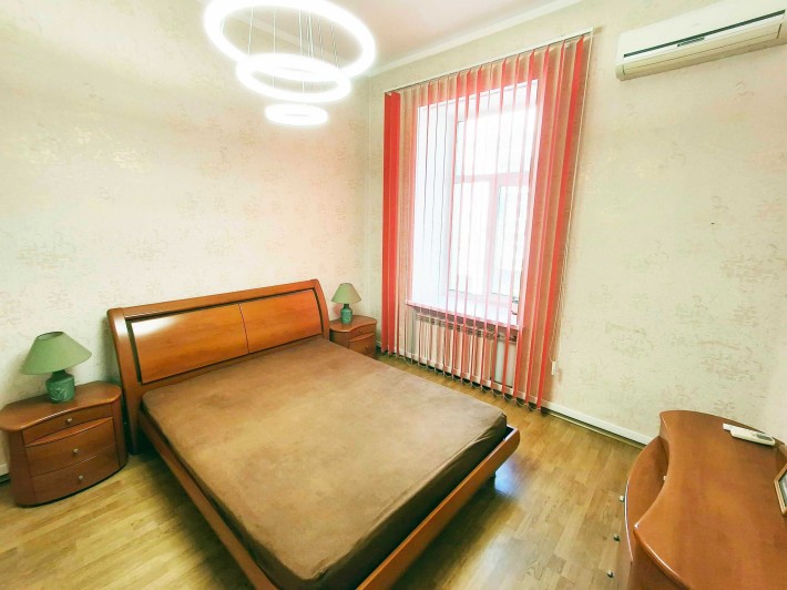 Без комісії. Оренда 3к квартири в Центрі, 130м2, вул. Шота Руставелі 34, метро Палац спорту, Площа У - фото 1