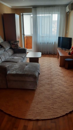 Сдам 2-х комн кв-ру в р-не пл. Освобождения 9500 грн - фото 1