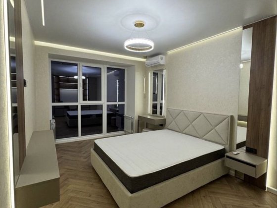 1-К Жк Династия, Первая Сдача
