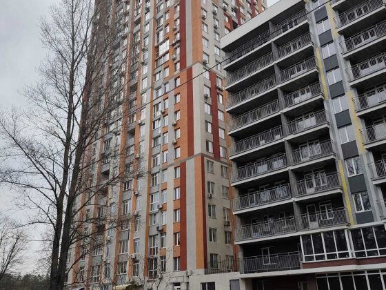 здається в довготривалу оренду світла та затишна 1-к квартира (40м) від власника, 18 поверх, ЖК Грюн