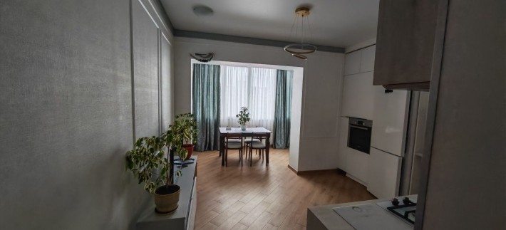 2-х кімнатна квартира в оренду з критим паркомісцем - фото 1