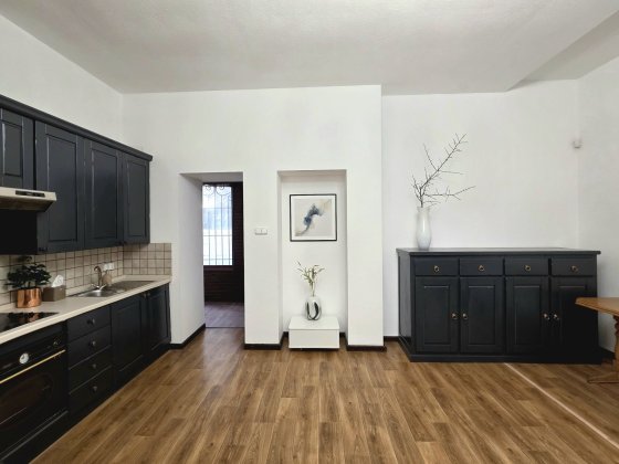 Пасаж. Хрещатик. 130 м². Сталінка. Без комісії.
