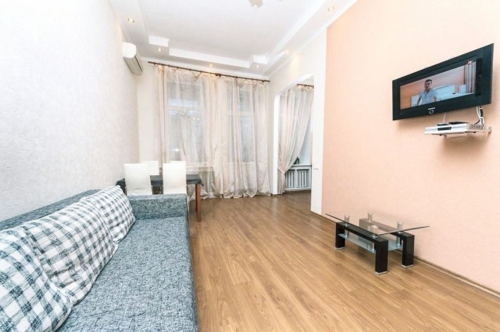 Оренда 2 кімнатна квартира в центрі. Вул. Велика Васильківська,41. 3 хв до метро. Паркомісце. - фото 1