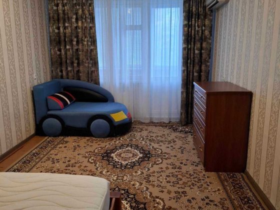 Здам тривалий час однокімнатну мебльовану квартиру після ремонту на другому поверсі в районі Митниця