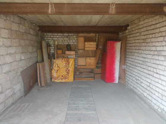 Гараж капитальный в центре под склад, мебель, вещи, авто мото прицеп. Кам'янське