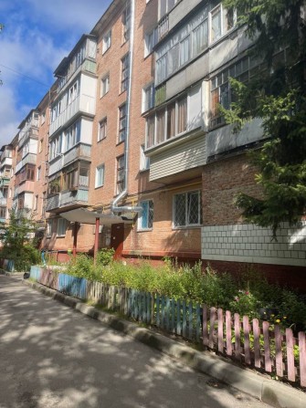 Здам в оренду 2 кімнатну квартиру  в районі ринку Нива - фото 1