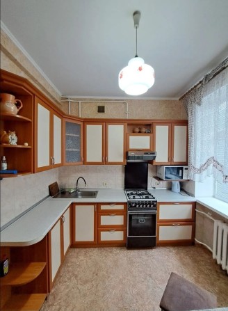 Здам 2во кімнатну квартиру в районі Площі - фото 1