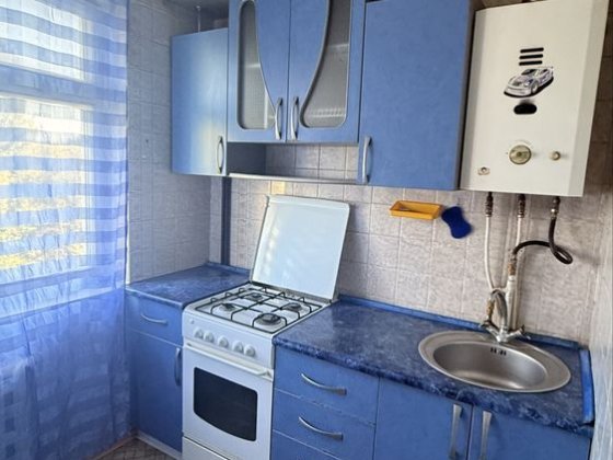 2 кімнатна квартира в районі Хмельніцкого шосе.