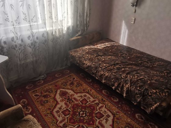 1к Заболотного поруч з ринком Урожай, мед університет