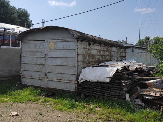 продаж металевого  гаража  8000 гр. без місця. Великий Кучурів. Черновцы