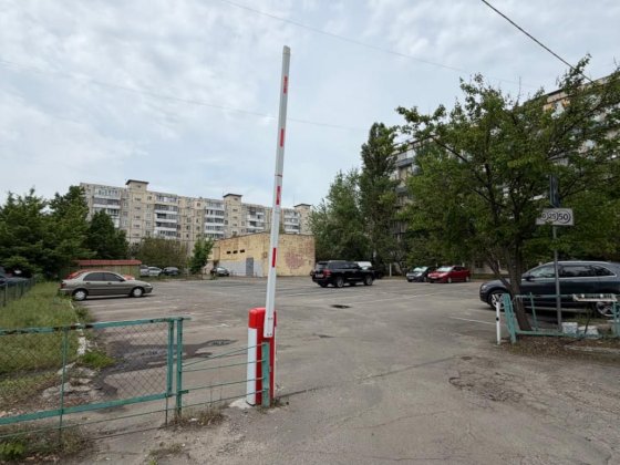 Оренда паркомісця вул. Ореста Левицького,3