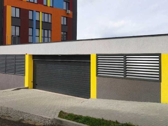 Оренда паркомісця у ЖК «Рівер Сіті» з можливістю зарядки електромобіля. Житомир