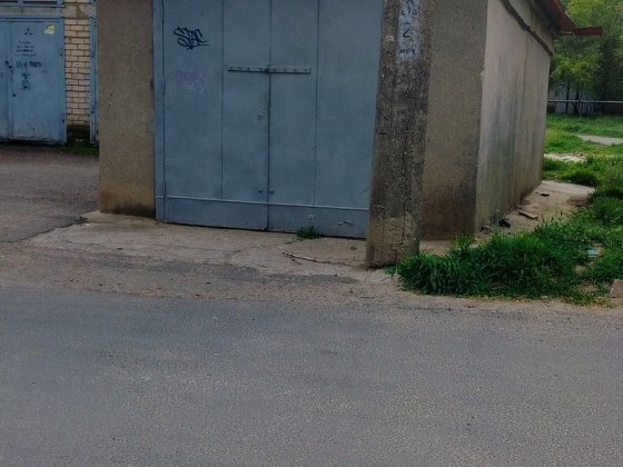 Сдам гараж во дворе корабельный р-н (маг Валентина)