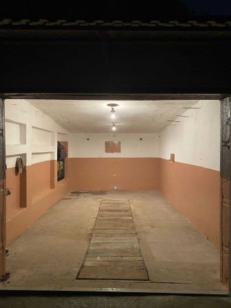 Здам в оренду сухий цегляний гараж -18,4м.кв.+15м.кв. в цоколі на тривалий термін, вул. Енергетична, - фото 1