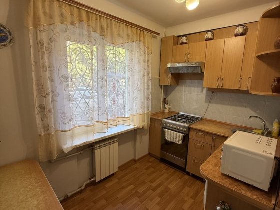 Оренда 3х- кімн.кв.  вул. Запорозького Козацтва  зупинка Пошта
