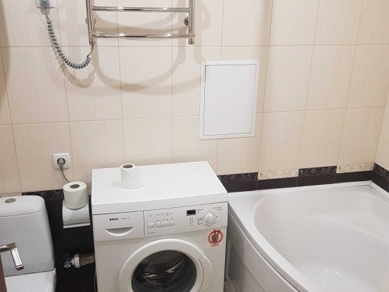 Сдам  2-х комнатную   квартиру   на Грушевского 14 для пары. Центр. Днепр
