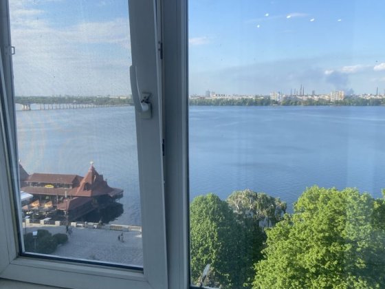 Сдам 2 комнатную квартиру в центре Днепр