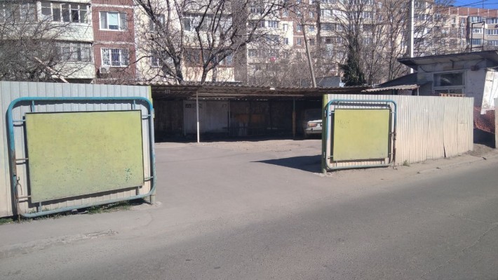 Сдам ,или продам место на стоянке,Таирова ул.Шишкина,Вузовский р-н - фото 1