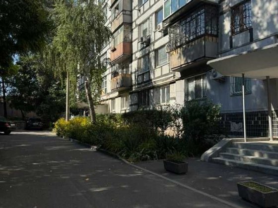 Здам  однокімнатну квартиру в Нагорному районі, вул. Погребняка 18-Б.